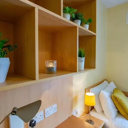 펜션 72 - Spacious Townhouse With Parking By Shortstays