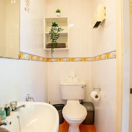 펜션 72 - Spacious Townhouse With Parking By Shortstays *