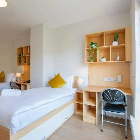 72 - Spacious Townhouse With Parking By Shortstays 골웨이